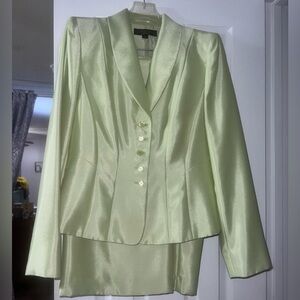 Tahari Arthur S. Levine Luxe 2 piece Blazer Suit